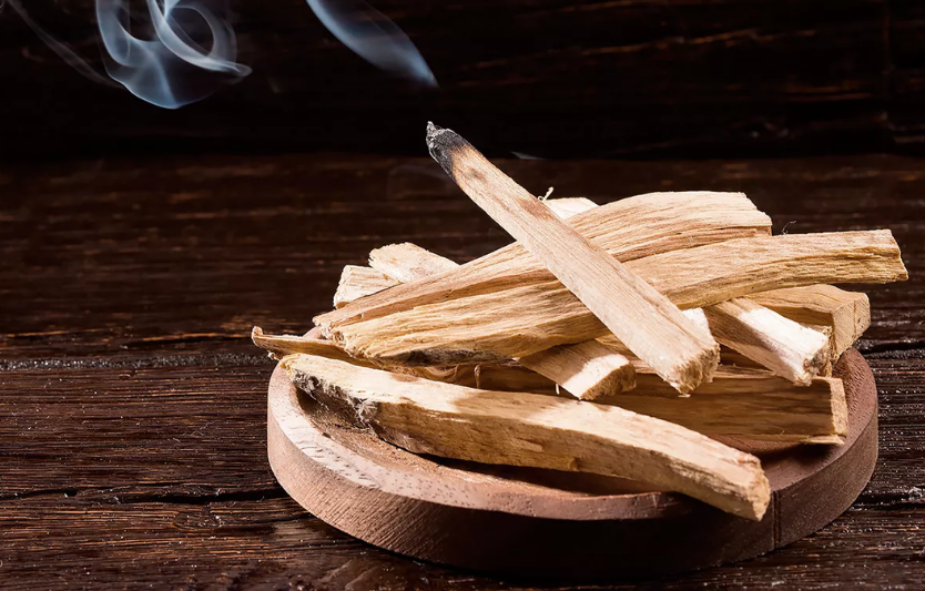 Пало Санто: очищення простору та практика усвідомленості